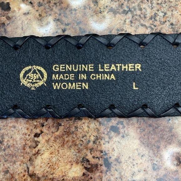 WOMEN'S GENUINE LEATHER BLACK BELT braided edges, brass like Buckle soft Size L - Picture 4 of 11